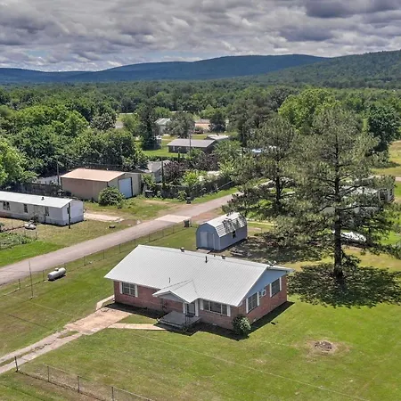 Charming Clayton Home About 4 Mi To Sardis Lake!